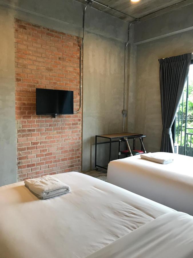 Mosstel Hotel Phitsanulok Buitenkant foto
