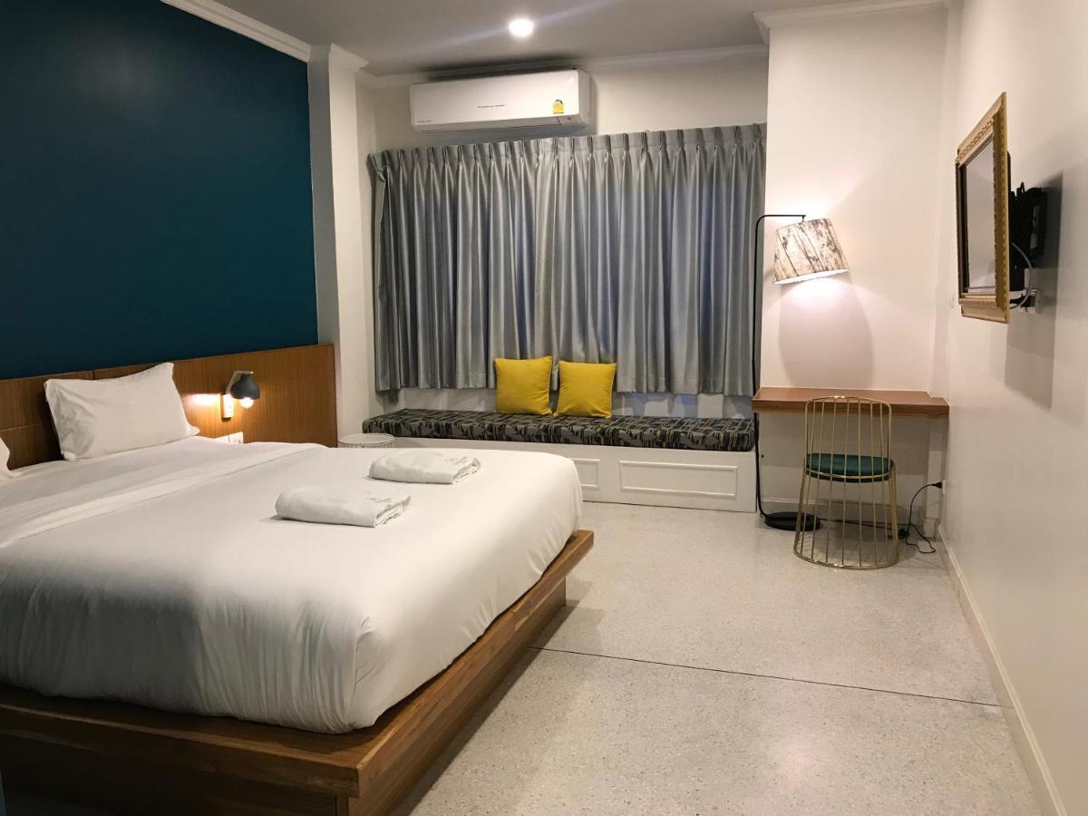Mosstel Hotel Phitsanulok Buitenkant foto