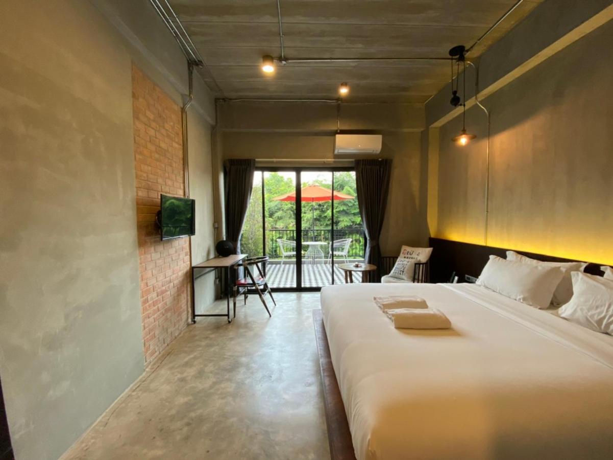 Mosstel Hotel Phitsanulok Buitenkant foto