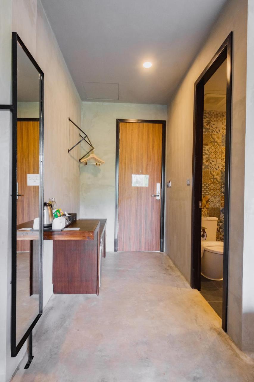 Mosstel Hotel Phitsanulok Buitenkant foto