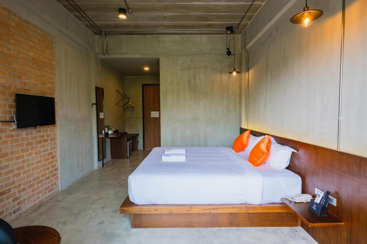 Mosstel Hotel Phitsanulok Buitenkant foto